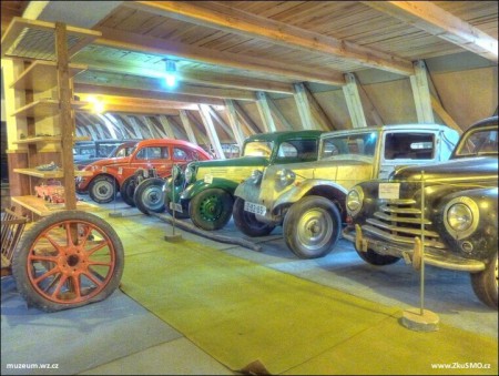 muzeum-historickych-vozidel-stara-zemedelska-technika-a-selska-jizba-v-porezanech-u-tyna-nad-vltavou